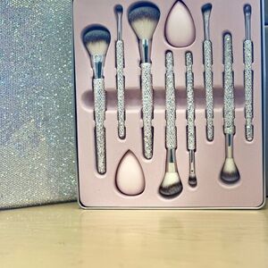 Glitz and glam Full Face Makeup Brush Set - Silver crystal